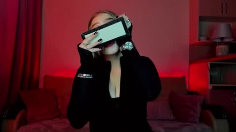 Annabelle online show from 02/22/25, 02:52