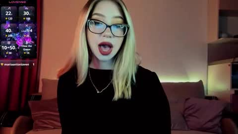 Annabelle online show from 03/11/25, 01:45