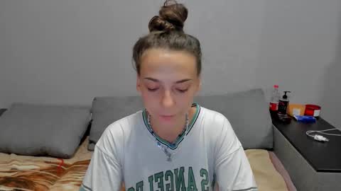 Snapshot of annabishop chatting on 11/24/25, 12:21 annabishop online show from 11/24/25, 12:21