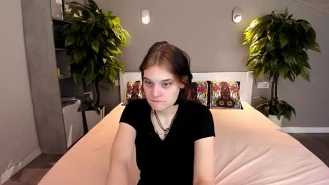 Snapshot of annacandie chatting on 09/14/25, 11:53 Anna online show from 09/14/25, 11:53