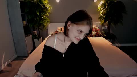 Snapshot of annacandie chatting on 09/27/25, 05:23 Anna online show from 09/27/25, 05:23
