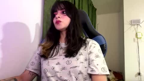 Anna online show from 11/21/25, 06:12