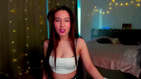 Snapshot of annaelfi chatting on 12/15/25, 07:12 Anna online show from 12/15/25, 07:12