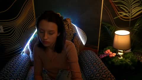 Snapshot of annaelys chatting on 12/29/24, 05:44 Anna online show from 12/29/24, 05:44