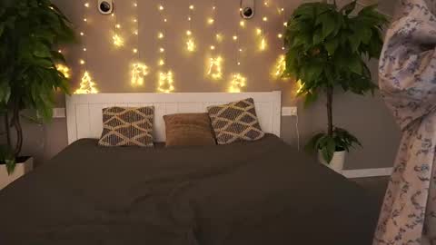 Snapshot of annaelys chatting on 01/04/25, 01:42 Anna online show from 01/04/25, 01:42