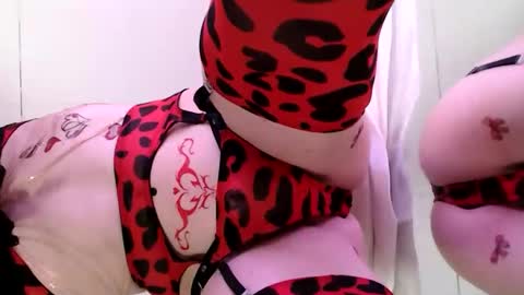 Anna Evodees  online show from 01/01/25, 10:11