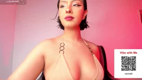 annafoox_ online show from 12/15/25, 05:12