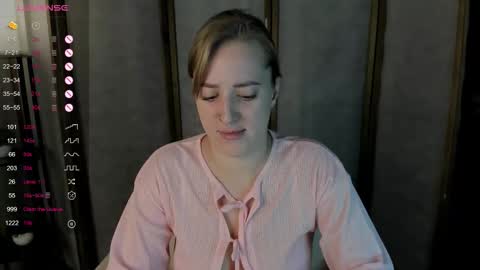 Snapshot of annagrees1 chatting on 11/13/25, 10:03 annagrees1 online show from 11/13/25, 10:03