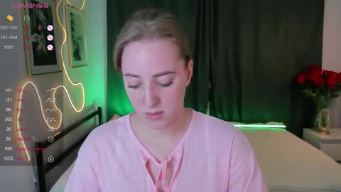 Snapshot of annagrees1 chatting on 12/03/25, 02:15 annagrees1 online show from 12/03/25, 02:15