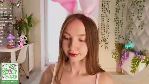 Holly Molly Im Polly online show from 07/15/26, 10:31