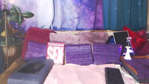 Snapshot of annamila003 chatting on 10/26/25, 02:12 AnnaMila online show from 10/26/25, 02:12