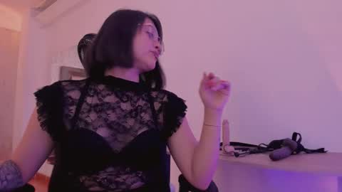 Snapshot of annaralein chatting on 10/24/25, 03:47 Annara Lein online show from 10/24/25, 03:47