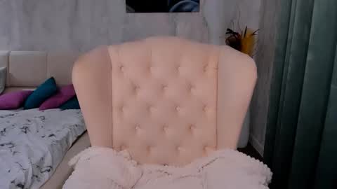 Anna online show from 10/21/25, 08:15