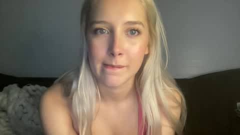 Snapshot of annaxbliss chatting on 07/11/26, 03:09 anna online show from 07/11/26, 03:09
