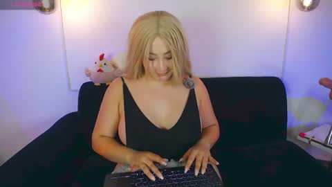 Snapshot of annays_love chatting on 05/08/26, 05:13 dani online show from 05/08/26, 05:13