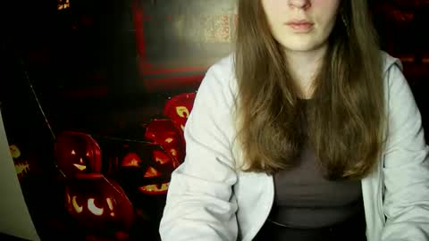 Snapshot of annbelll chatting on 10/02/25, 06:42 Bella online show from 10/02/25, 06:42