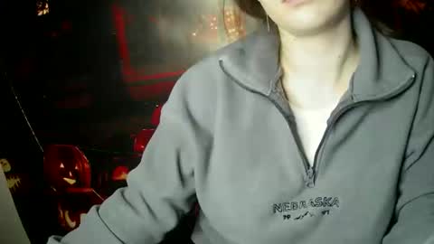 Snapshot of annbelll chatting on 10/17/25, 05:15 Bella online show from 10/17/25, 05:15