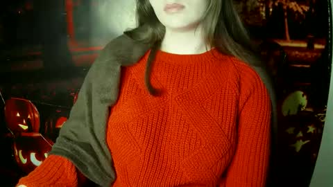 Snapshot of annbelll chatting on 10/24/25, 06:10 Bella online show from 10/24/25, 06:10