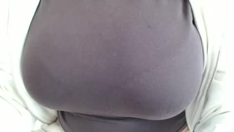 Bella online show from 05/18/26, 07:03
