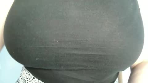 Bella online show from 05/25/26, 04:24
