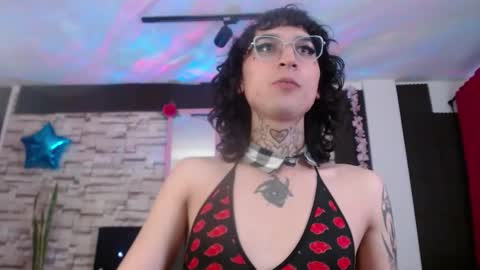 Snapshot of anne_castle86 chatting on 09/25/25, 05:22 Anne online show from 09/25/25, 05:22