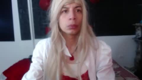 Snapshot of anne_castle86 chatting on 10/25/25, 10:01 Anne online show from 10/25/25, 10:01