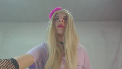 Snapshot of anne_castle86 chatting on 10/29/25, 09:00 Anne online show from 10/29/25, 09:00