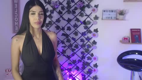 Snapshot of anne_colucci chatting on 02/07/25, 08:33 Anne online show from 02/07/25, 08:33