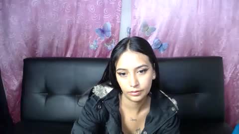 Snapshot of anne_jm chatting on 01/21/25, 04:43 Anne online show from 01/21/25, 04:43