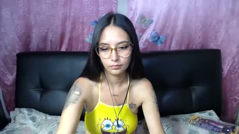Snapshot of anne_jm chatting on 01/23/25, 04:09 Anne online show from 01/23/25, 04:09