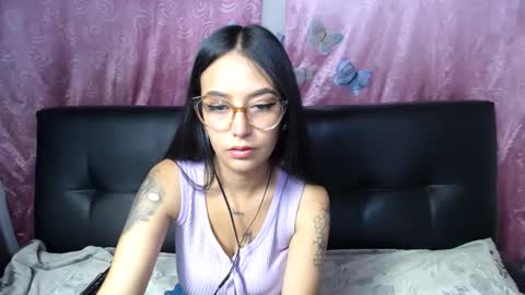 Snapshot of anne_jm chatting on 01/31/25, 01:43 Anne online show from 01/31/25, 01:43