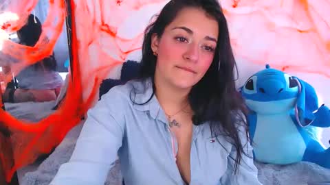 Snapshot of anne_lennon_ chatting on 10/22/25, 05:24 Anne online show from 10/22/25, 05:24