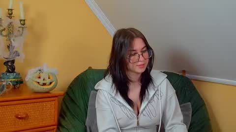 Anne online show from 10/31/25, 06:47