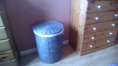 annecharlie online show from 11/12/25, 01:55