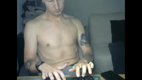 Snapshot of annecylake chatting on 09/27/25, 11:37 annecylake online show from 09/27/25, 11:37