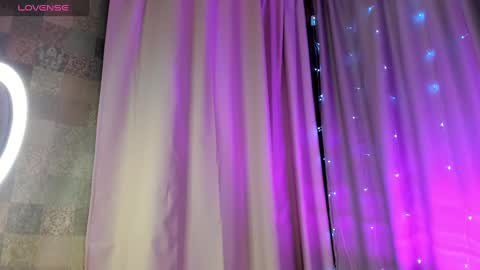 Anne online show from 12/24/24, 01:38