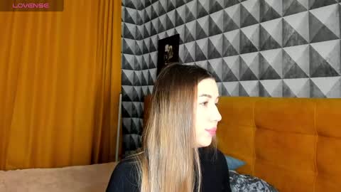 Anne online show from 03/03/25, 01:21