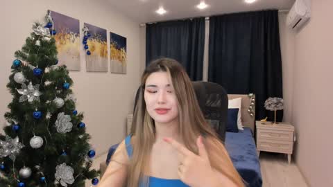 Snapshot of annetli chatting on 12/12/24, 07:08 annetli online show from 12/12/24, 07:08