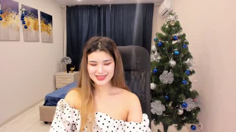 Snapshot of annetli chatting on 12/30/24, 06:42 annetli online show from 12/30/24, 06:42