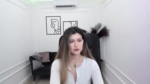 Snapshot of annetli chatting on 09/25/25, 03:32 annetli online show from 09/25/25, 03:32