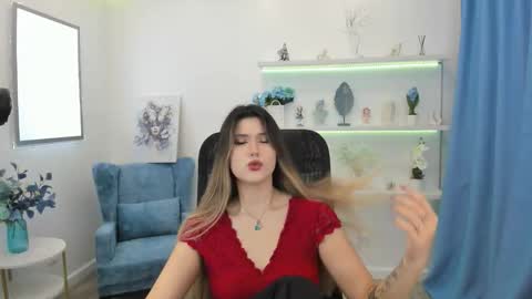 Snapshot of annetli chatting on 10/11/25, 03:39 annetli online show from 10/11/25, 03:39