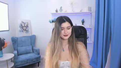 Snapshot of annetli chatting on 11/07/25, 03:28 annetli online show from 11/07/25, 03:28