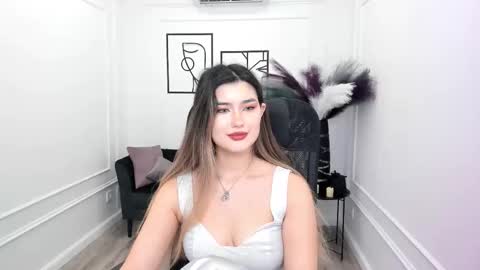 Snapshot of annetli chatting on 11/08/25, 03:39 annetli online show from 11/08/25, 03:39