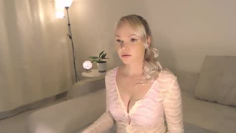 Annett online show from 09/14/25, 11:04