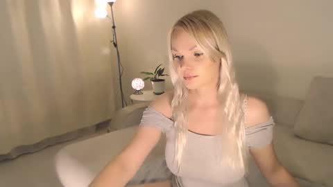 Annett online show from 09/19/25, 01:07