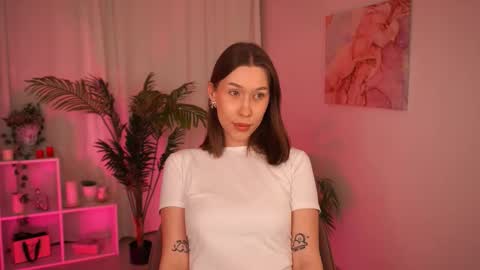  Anna  online show from 11/17/25, 05:24