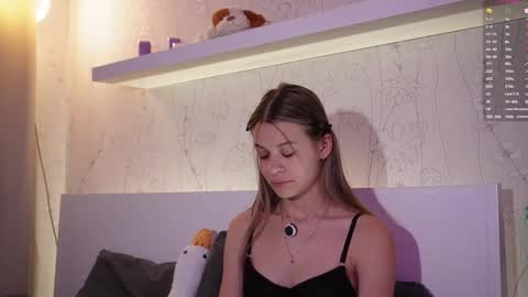 Anne online show from 10/19/25, 06:41