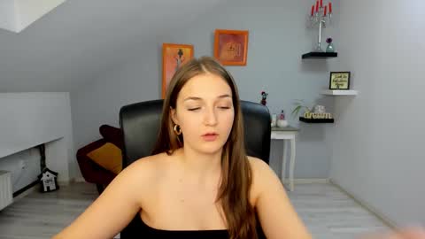 Snapshot of annewilsonn chatting on 11/23/25, 02:28 annewilsonn online show from 11/23/25, 02:28