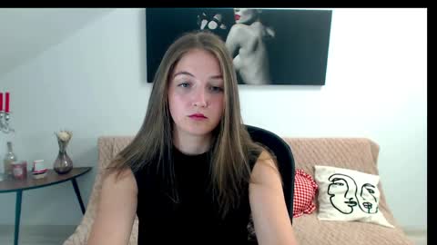 Snapshot of annewilsonn chatting on 06/09/26, 04:35 annewilsonn online show from 06/09/26, 04:35