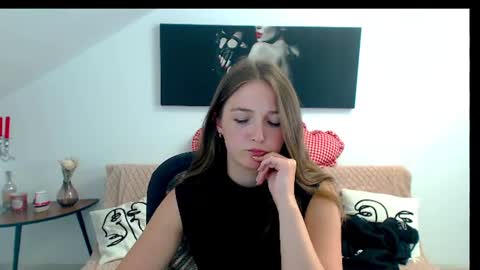 Snapshot of annewilsonn chatting on 06/16/26, 05:32 annewilsonn online show from 06/16/26, 05:32